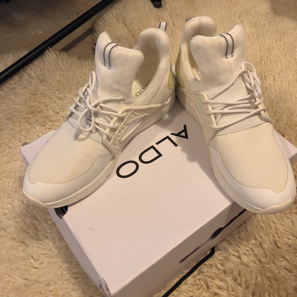 ALDO *OFF WHITE* midtop sneakers. Stylish 💯 - Picture 2 of 4